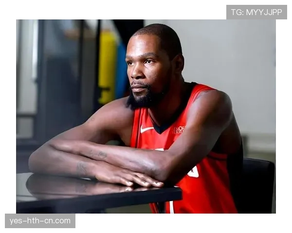 刷到凯文·杜兰特随手戴的那条项链价格，我默默把银行卡藏起来