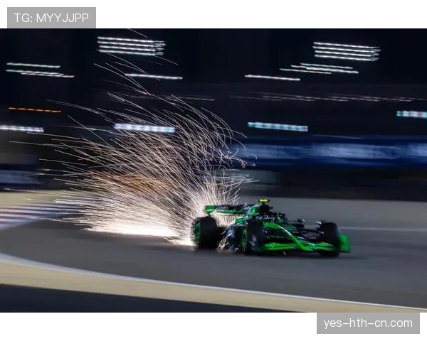 周冠宇赛后扎堆吃豪华烧烤，跟赛道上那个“铁面战士”一模一样？